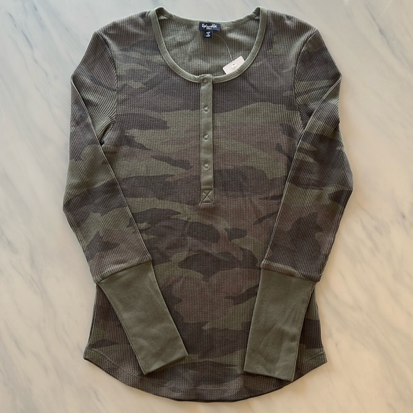 NWT Splendid Waffle Knit Long Sleeve Thermal Camo Henley Green Various Sizes - Picture 3 of 8
